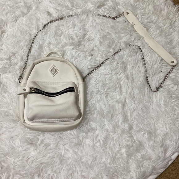 Claire's Handbags - Claire’s Crossbody Bag